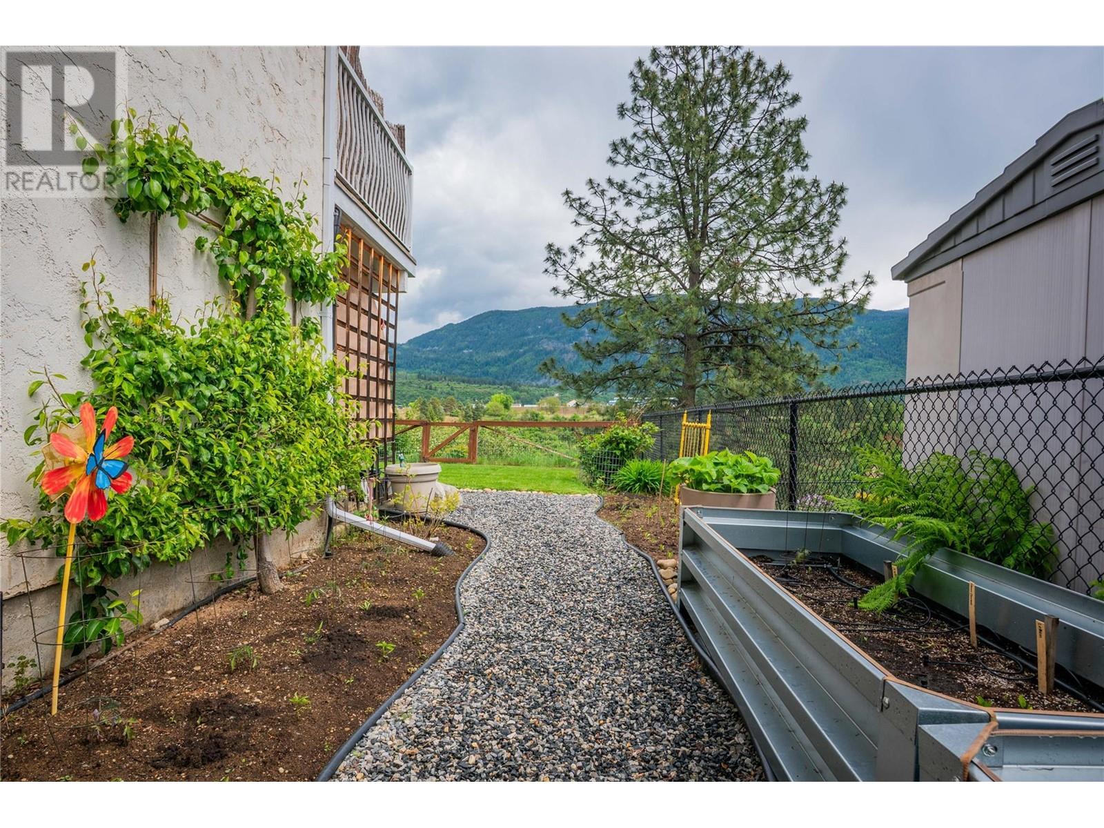 1923 Riverside Crescent, Castlegar