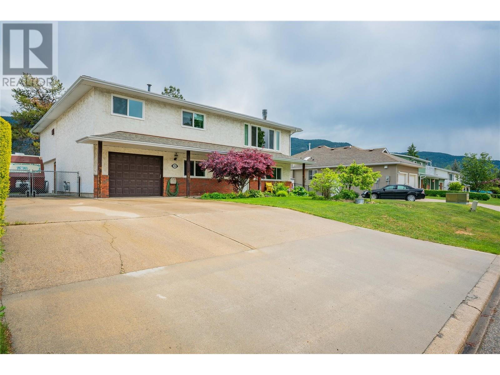 1923 Riverside Crescent, Castlegar