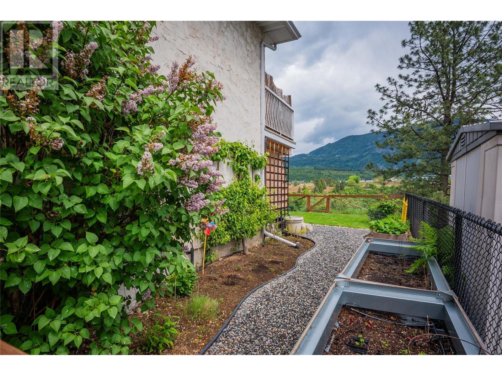 1923 Riverside Crescent, Castlegar