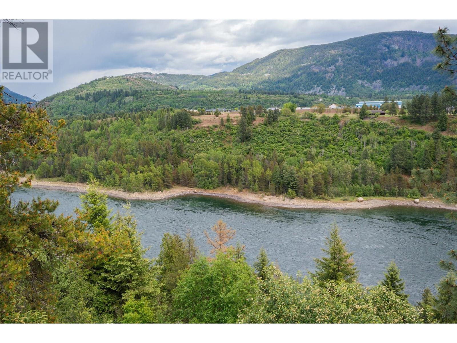 1923 Riverside Crescent, Castlegar
