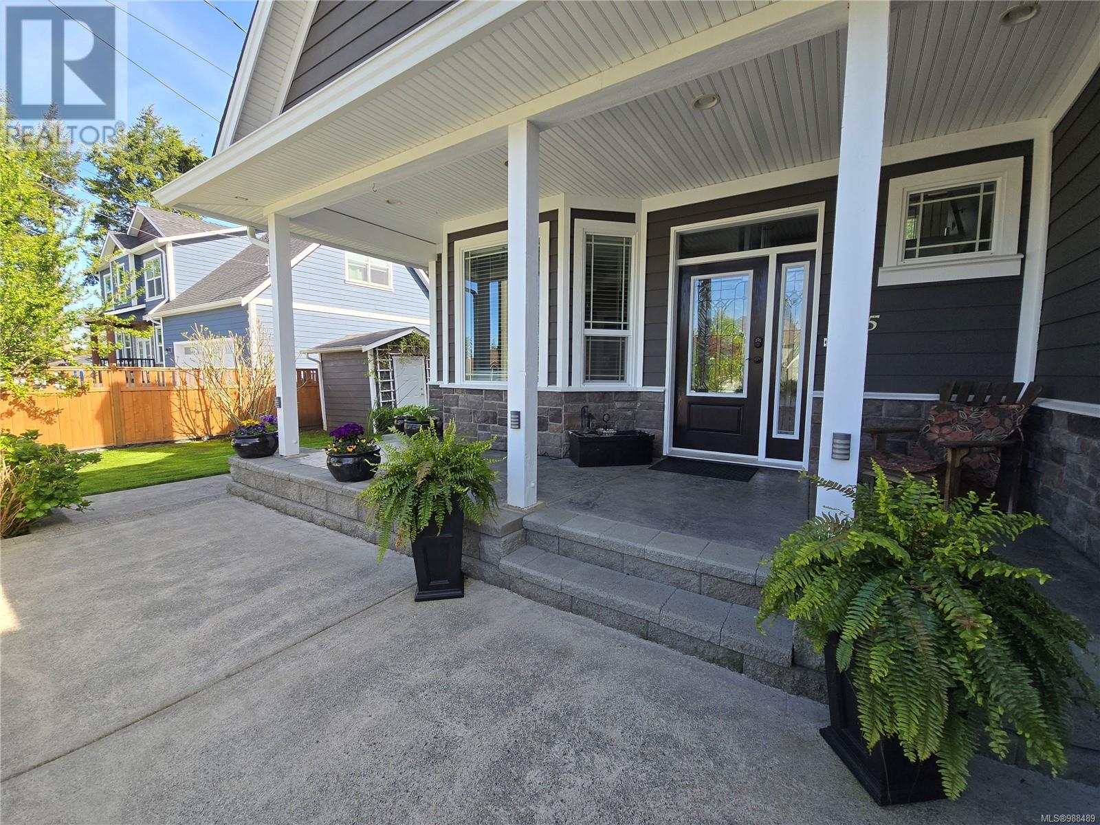 275 Dahl Rd, Campbell River real estate listing 988489