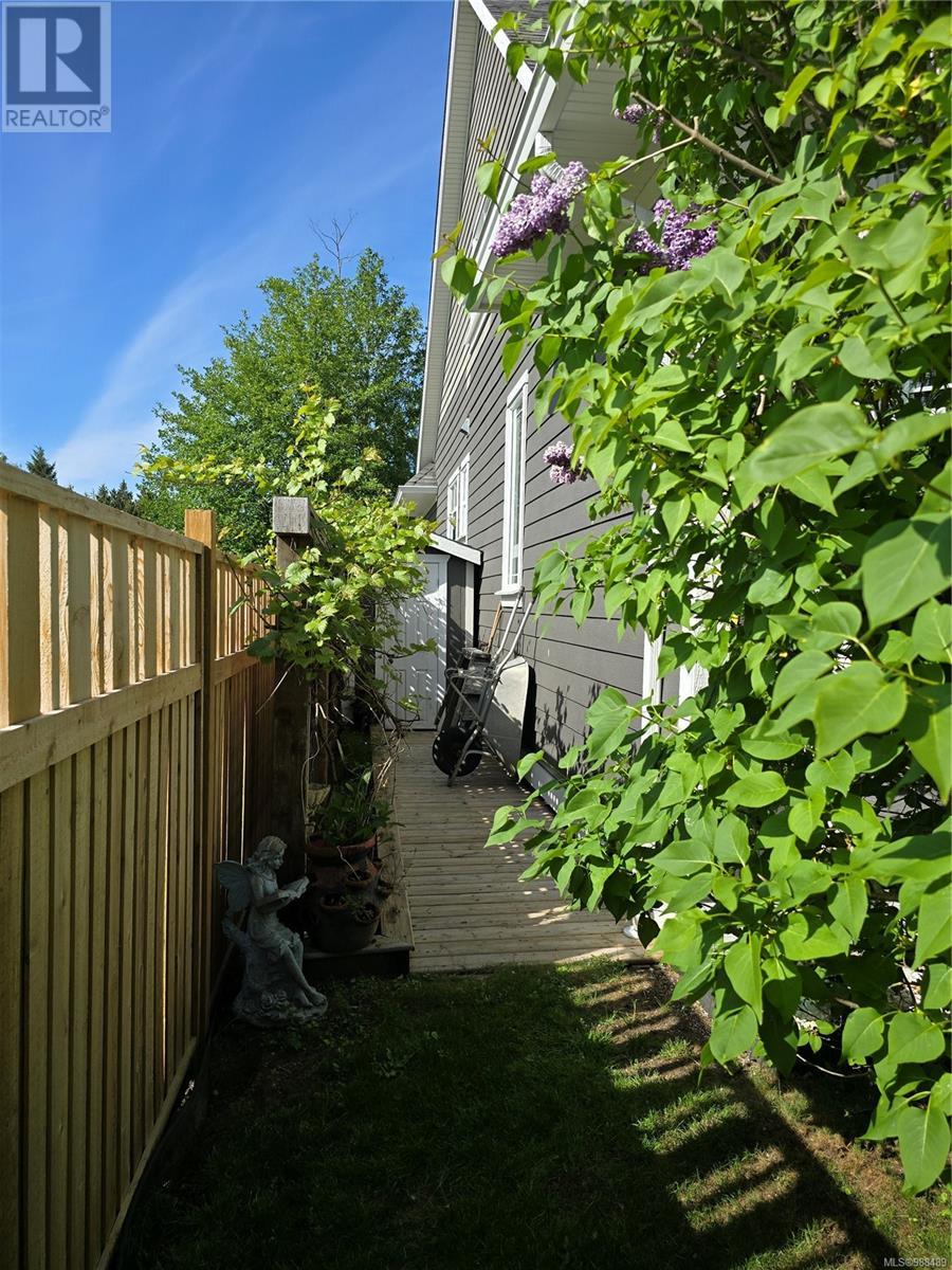 275 Dahl Rd, Campbell River real estate listing 988489