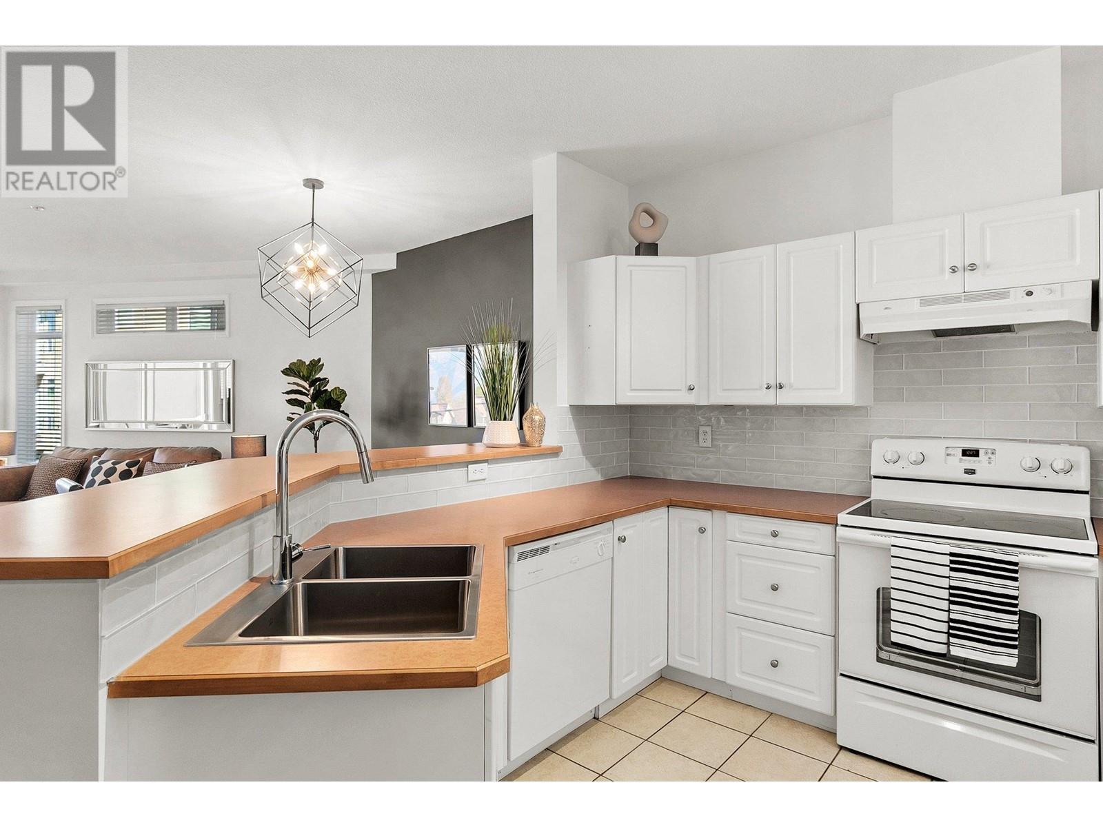 535 1088 Sunset Drive, Kelowna