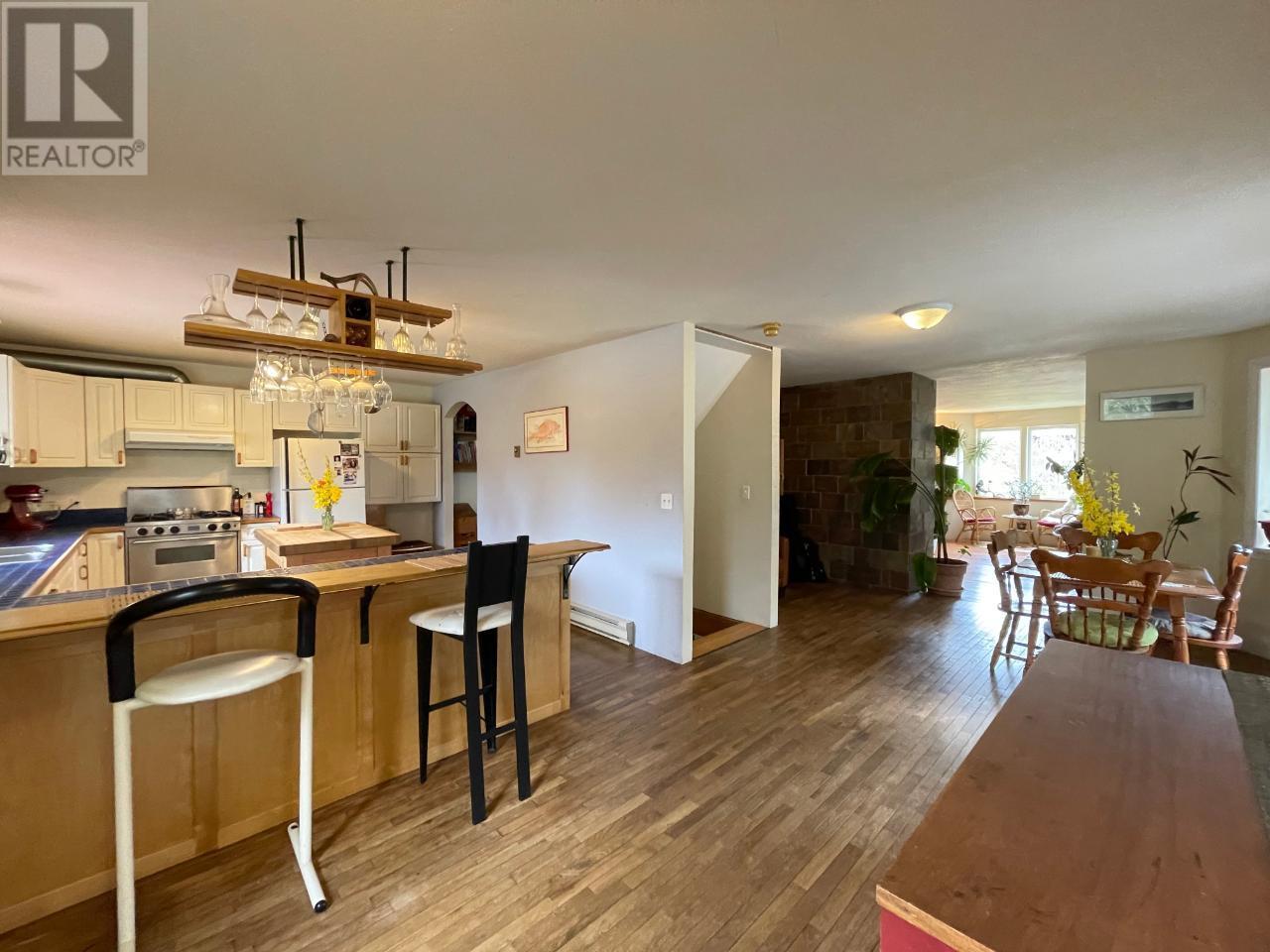 7904 Railway Avenue, Procter