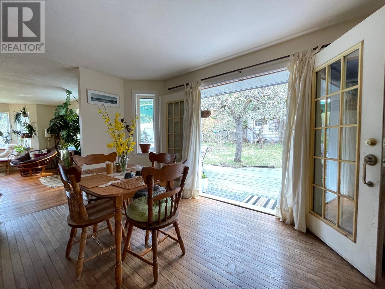 7904 Railway Avenue, Procter