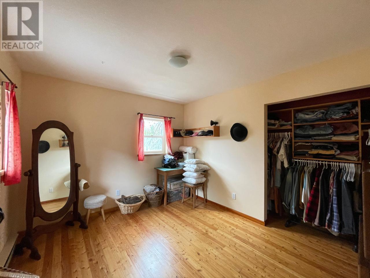 7904 Railway Avenue, Procter