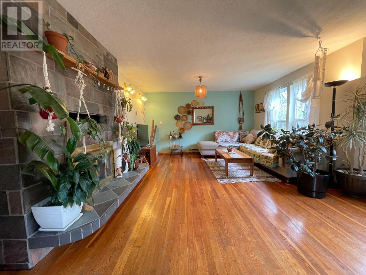 7904 Railway Avenue, Procter