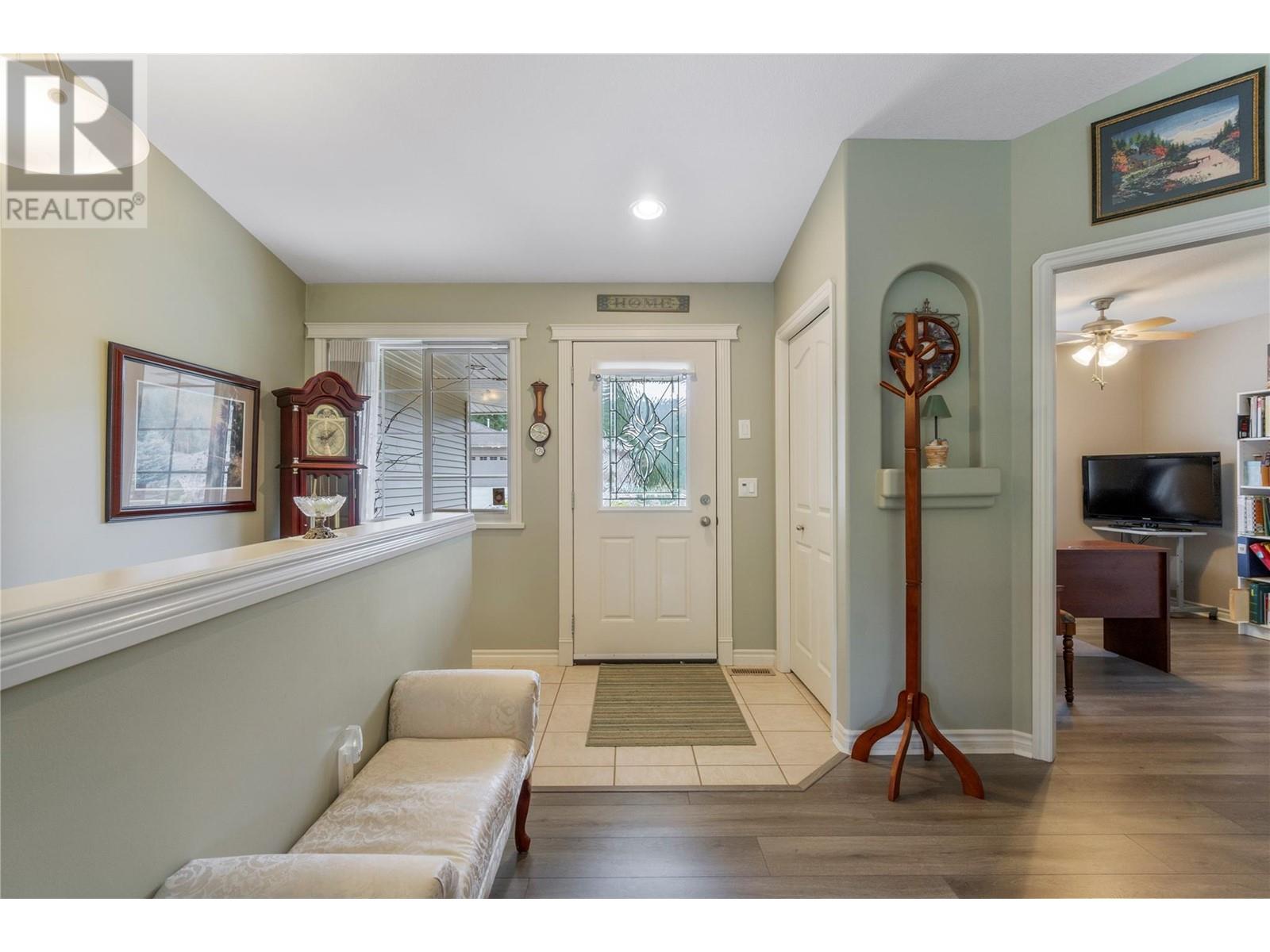  2796 Golf Course Drive, Blind Bay