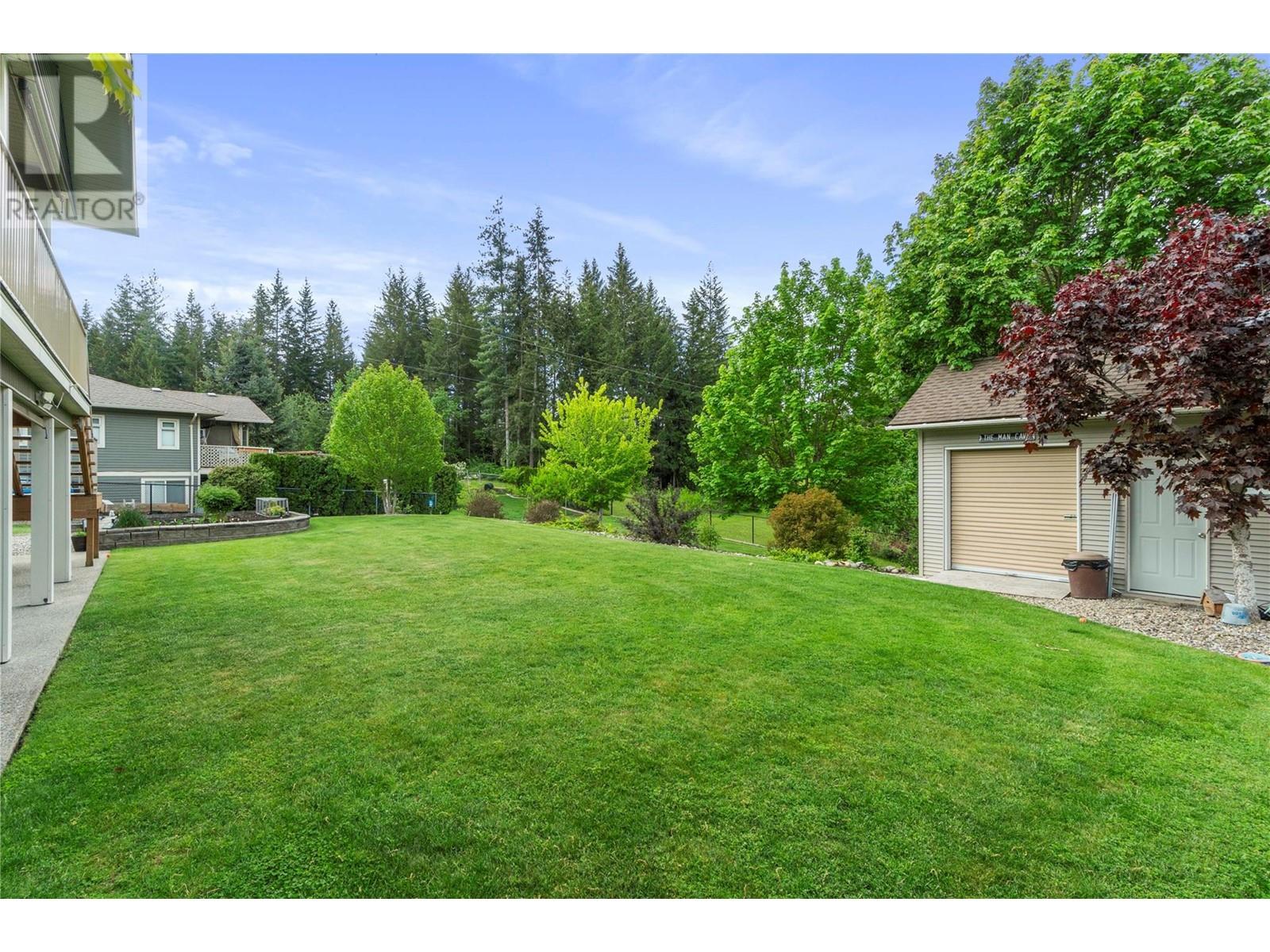 Photo 38 of 2796 Golf Course Drive, Blind Bay BC