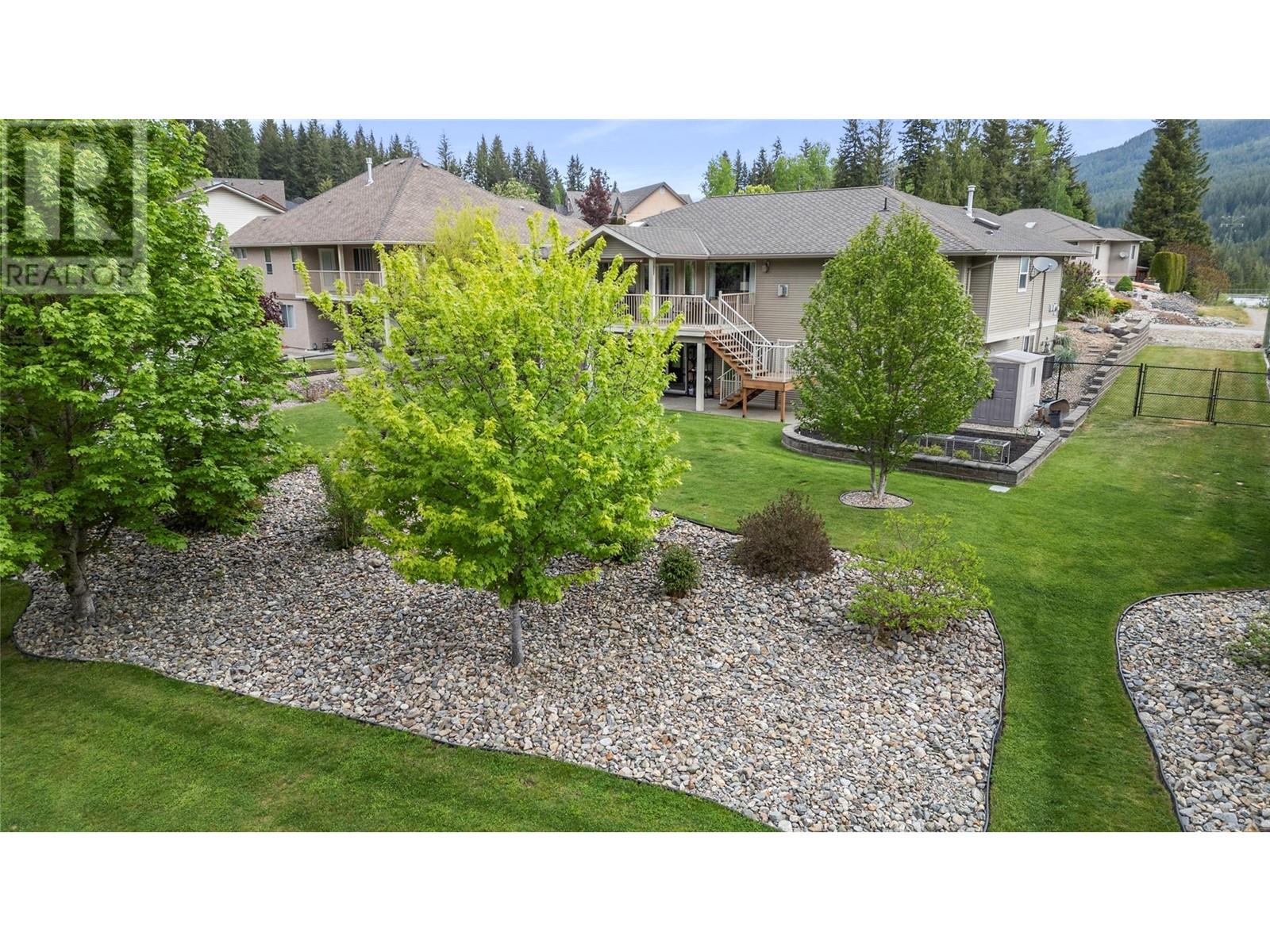 Photo 37 of 2796 Golf Course Drive, Blind Bay BC