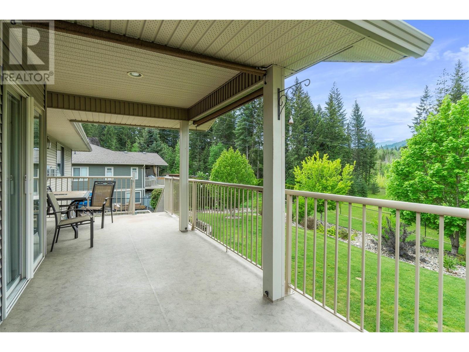 Photo 32 of 2796 Golf Course Drive, Blind Bay BC