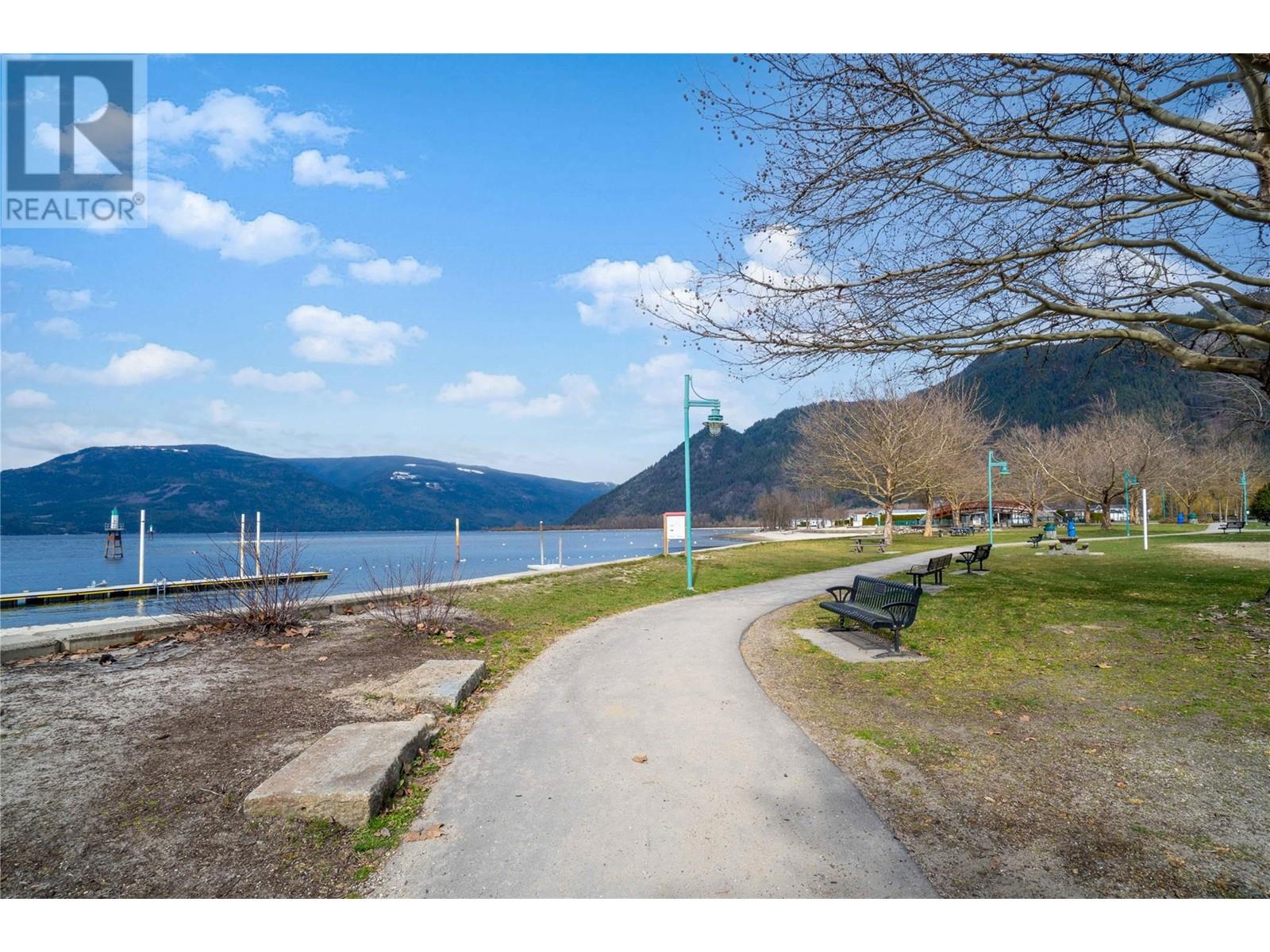  266 Sunset Drive, Sicamous