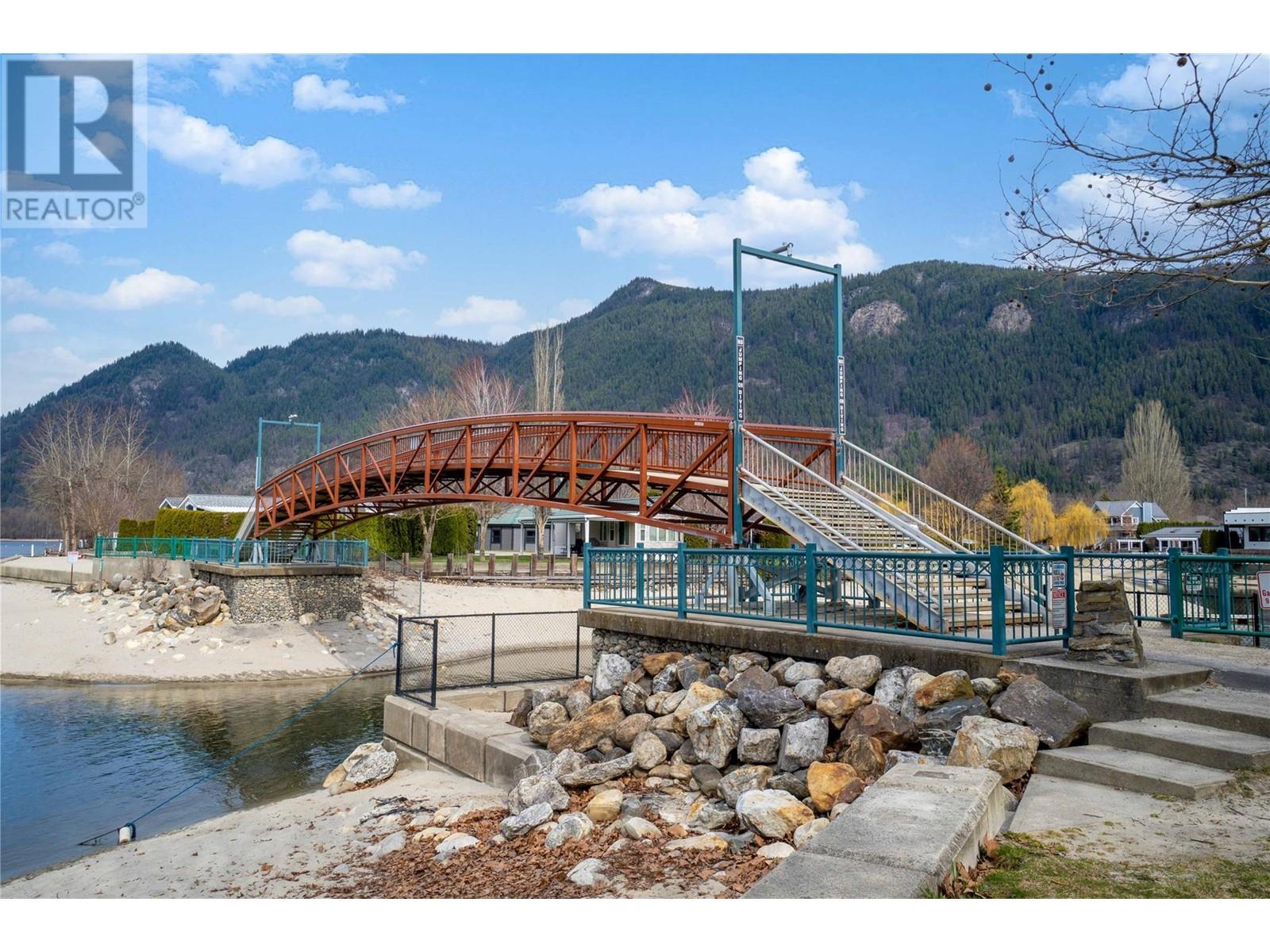  266 Sunset Drive, Sicamous