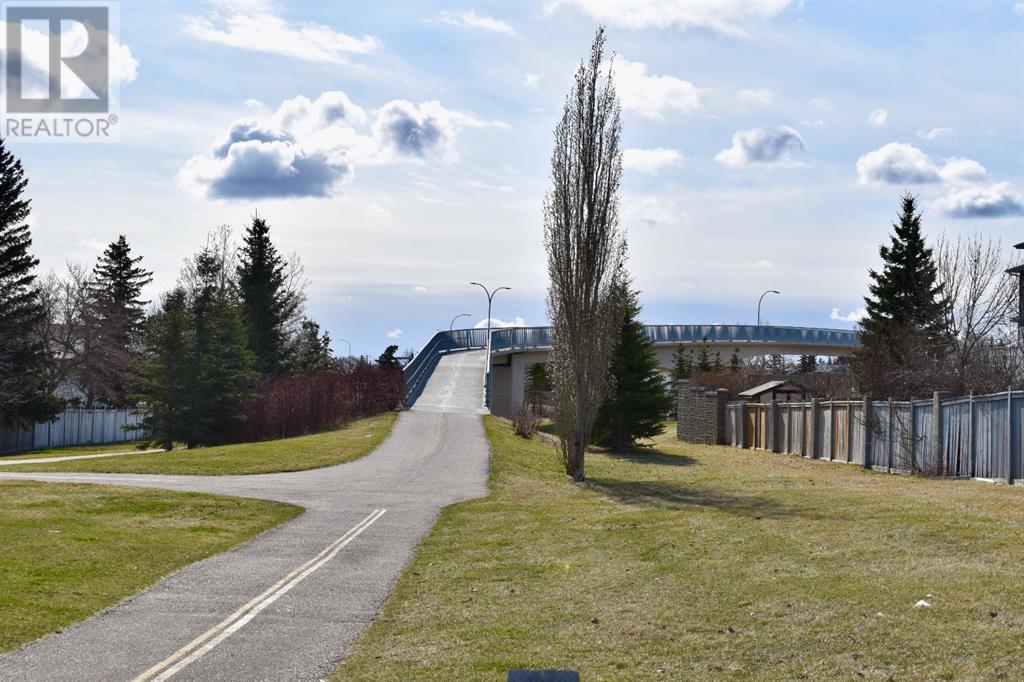 Single Family House for Sale in  Hidden Ranch Circle NW Hidden Valley Calgary 