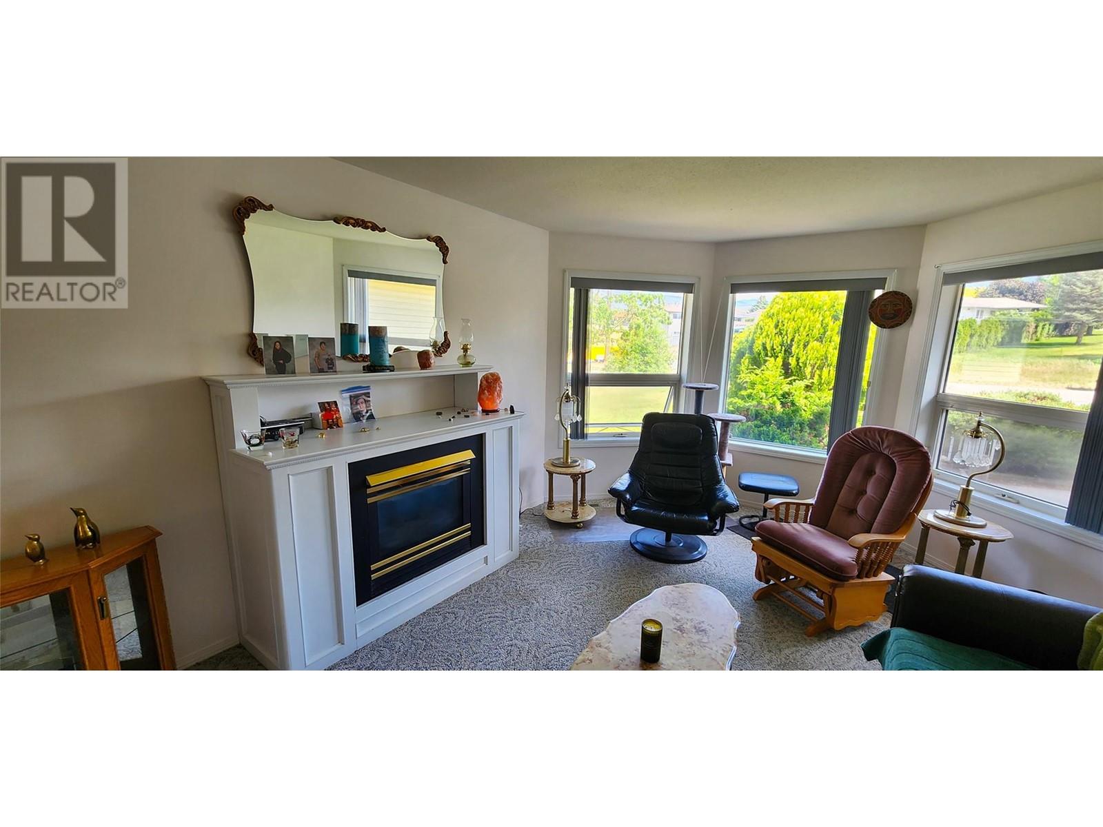  860 Eveningstar Crescent, Oliver