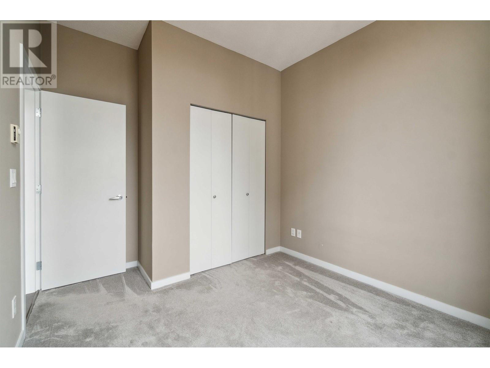 Photo 18 of 1904 39 Sixth Street, New Westminster BC