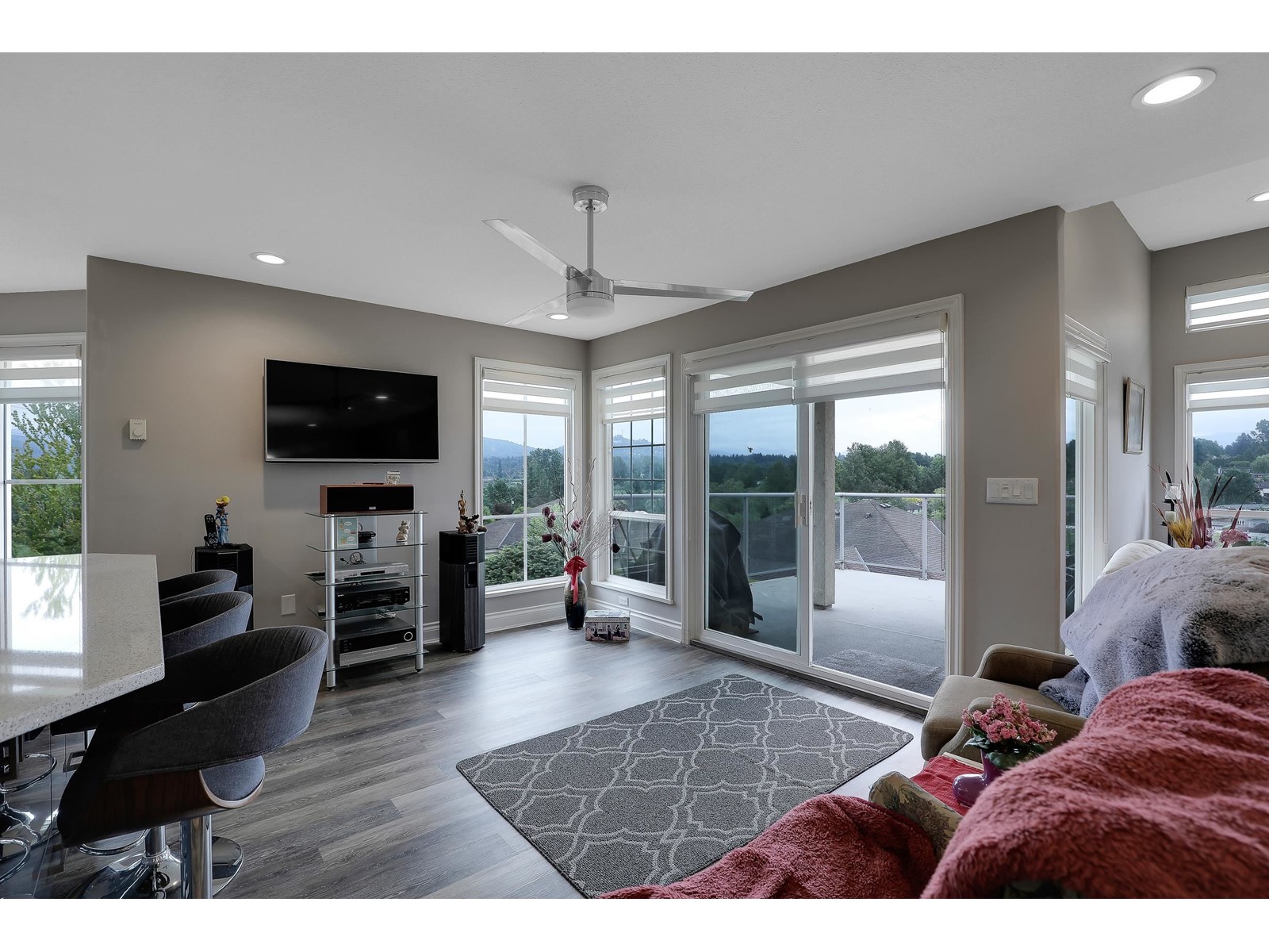 Photo 11 of 17 3354 Horn Street, Abbotsford BC