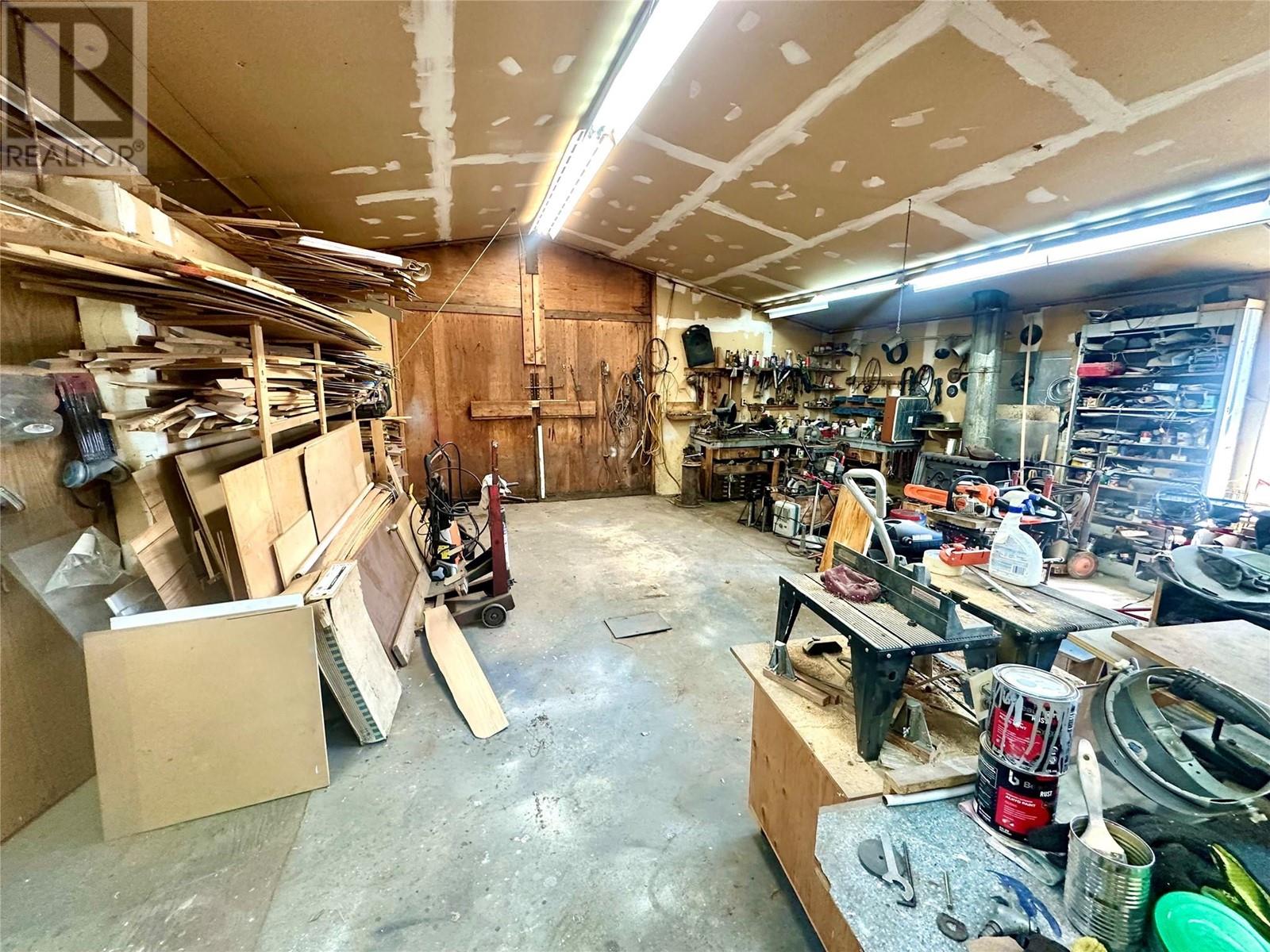  110 9th Avenue, Keremeos