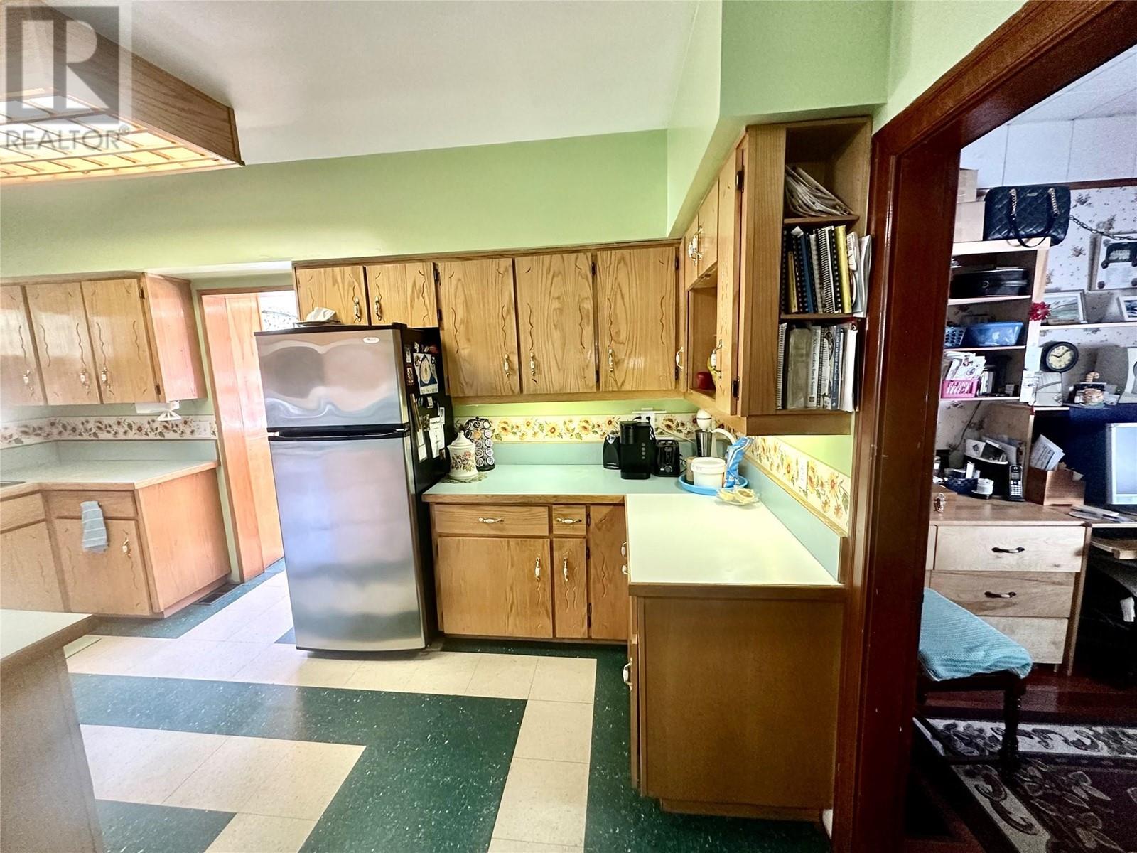  110 9th Avenue, Keremeos