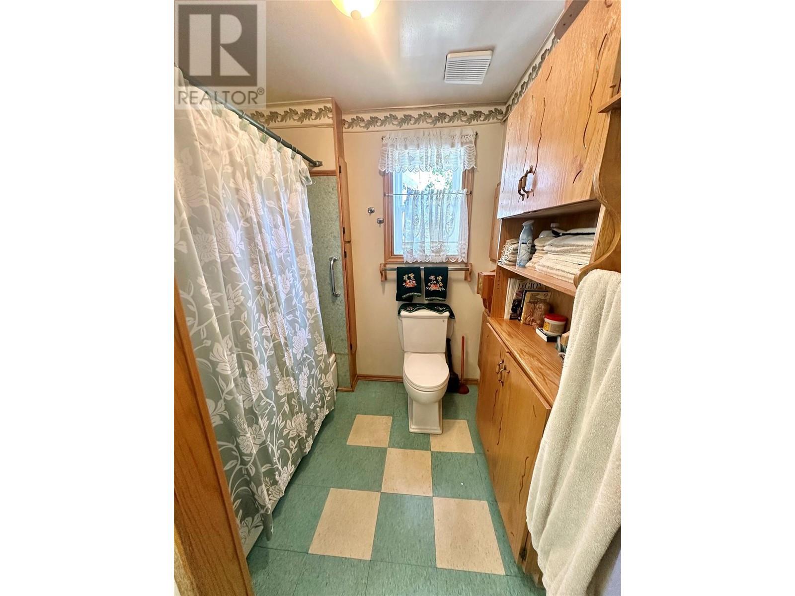  110 9th Avenue, Keremeos