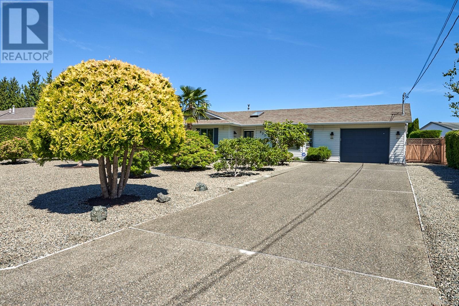 833 Sanderson Rd, Parksville