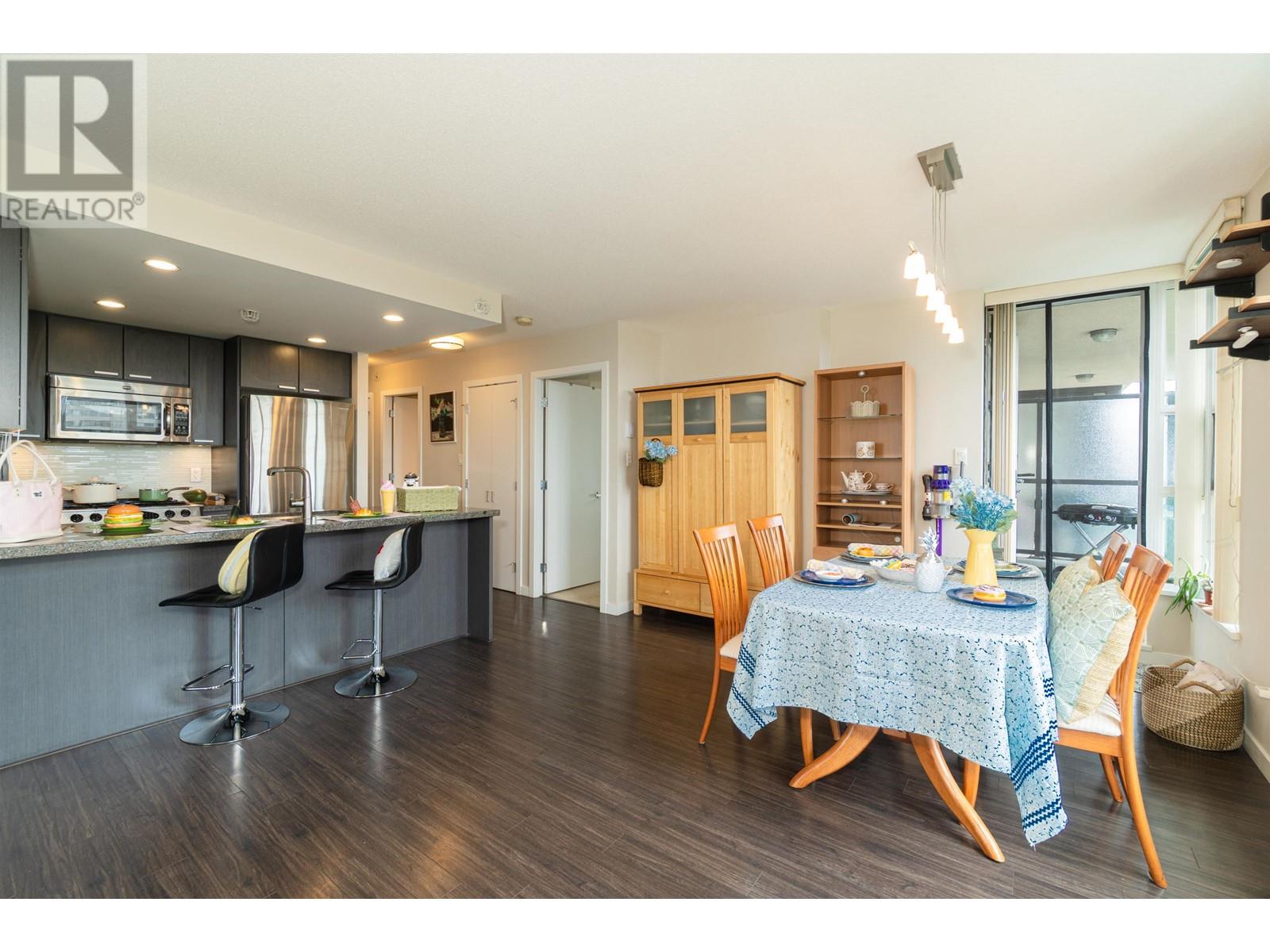 Photo 17 of 1901 2200 Douglas Road, Burnaby BC