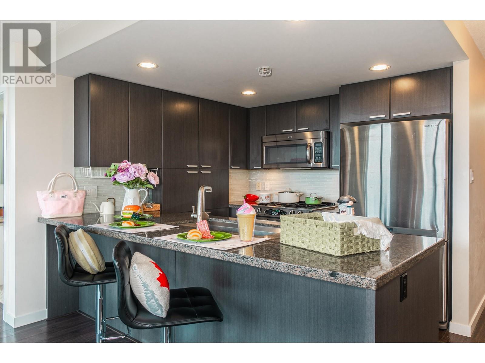 Photo 11 of 1901 2200 Douglas Road, Burnaby BC
