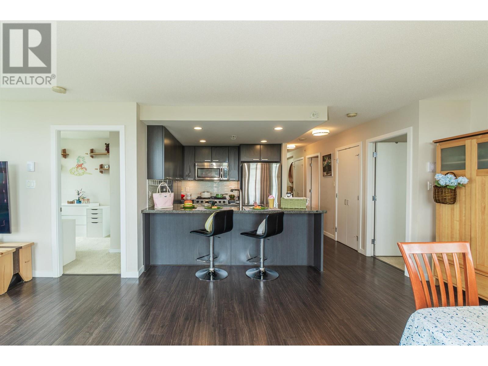 1901 2200 DOUGLAS ROAD, Burnaby