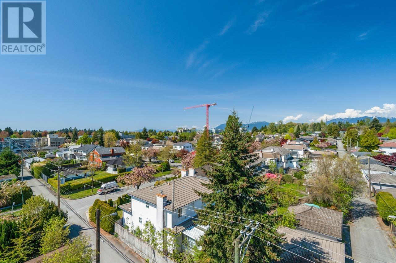Photo 9 of 603 5693 Elizabeth Street, Vancouver BC