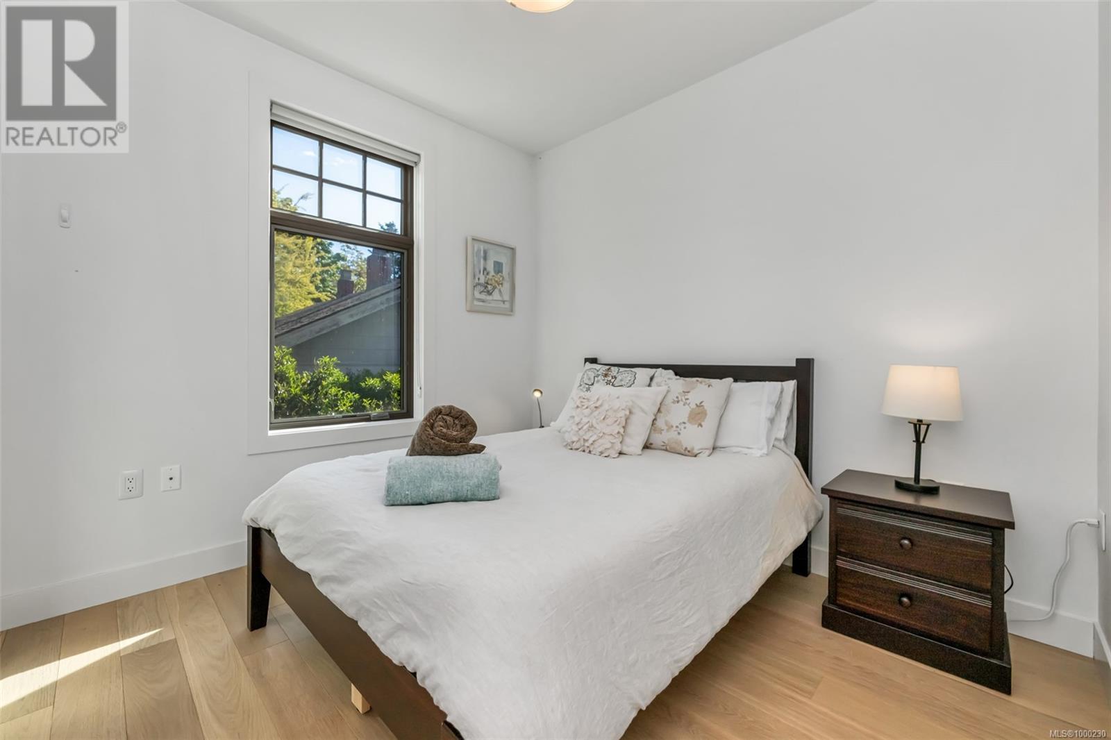 Photo 20 of 201 2580 Penrhyn St, Saanich BC