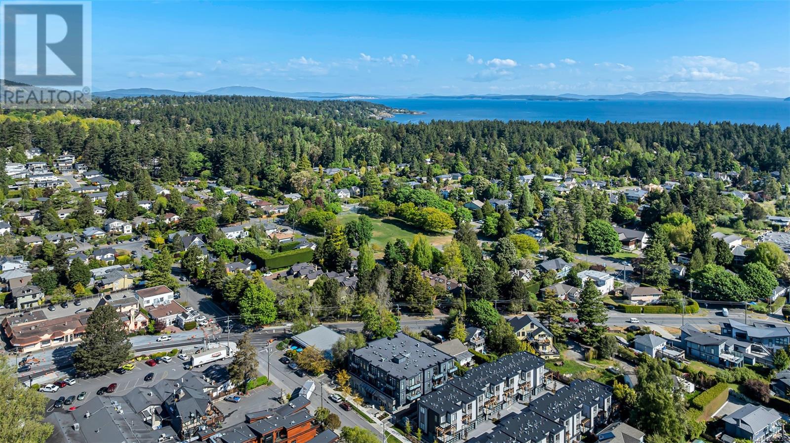 Photo 34 of 201 2580 Penrhyn St, Saanich BC