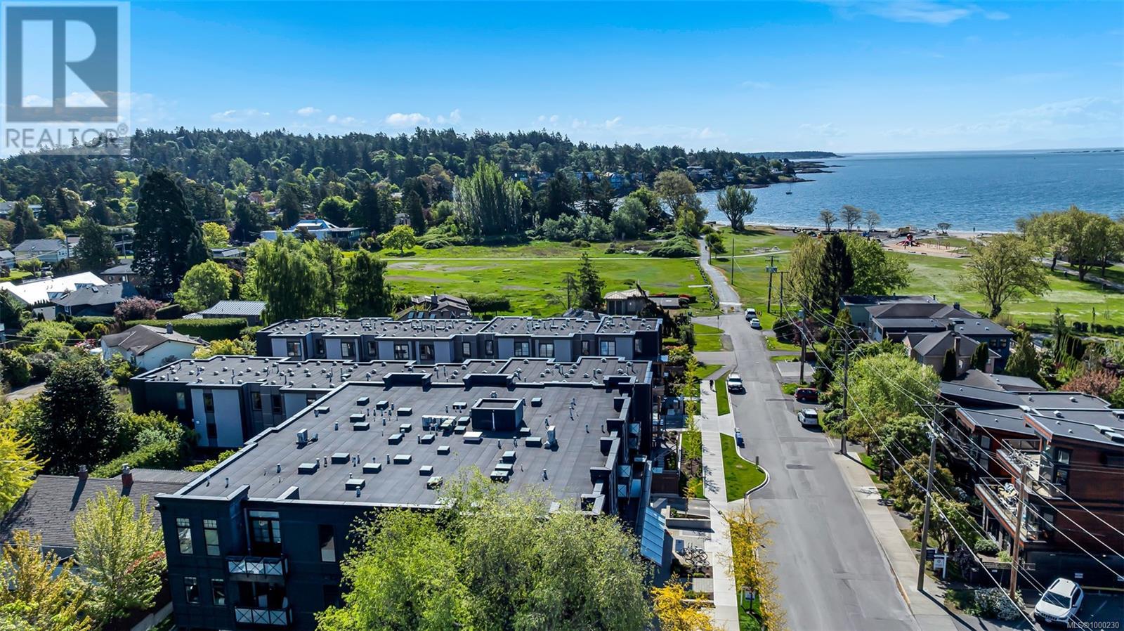 Photo 36 of 201 2580 Penrhyn St, Saanich BC