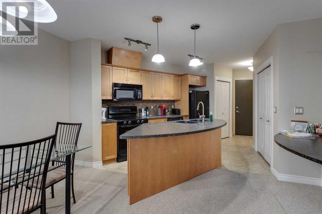 Single Family House for Sale in    Avenue NW Varsity Calgary 