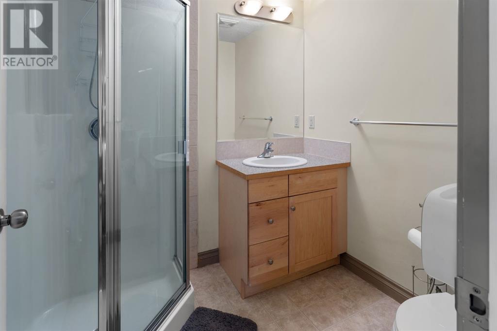 Single Family House 4 Level for Sale in  Dover Mews SE Dover Calgary 