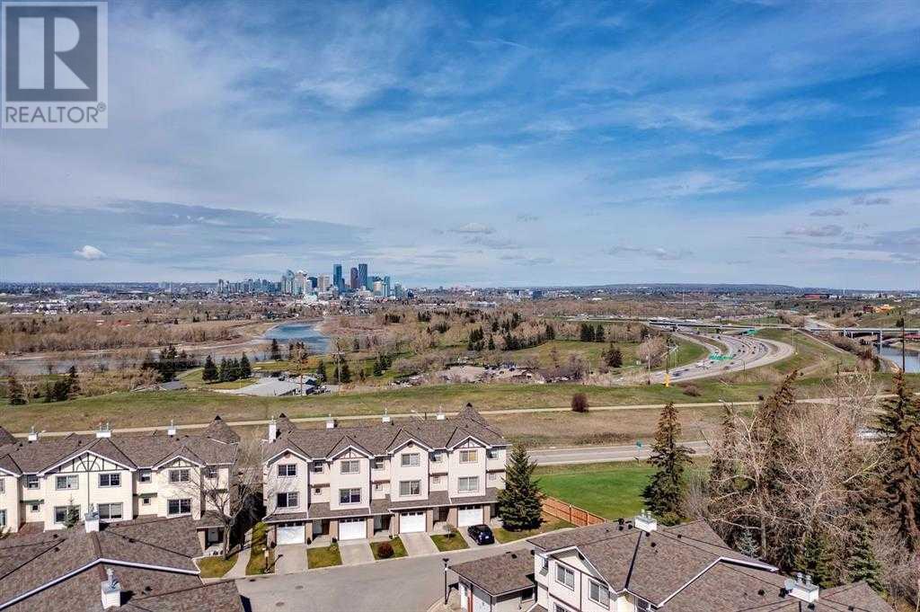 Single Family House 4 Level for Sale in  Dover Mews SE Dover Calgary 