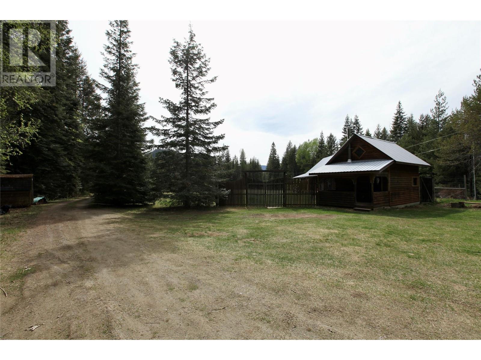 152 Talbot Road, Salmo