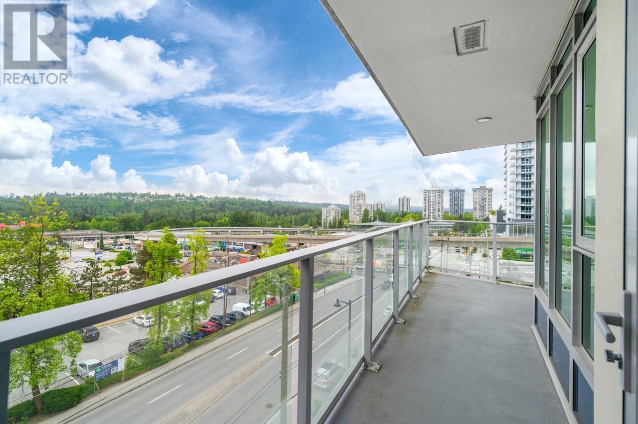 Photo 8 of 501 518 Whiting Way, Coquitlam BC
