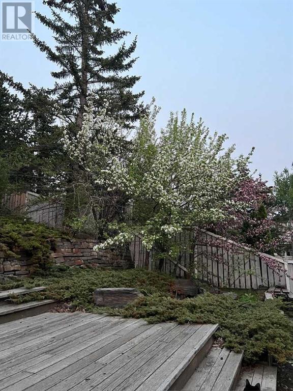 Single Family House for Sale in  Hawksbrow Drive NW Hawkwood Calgary 