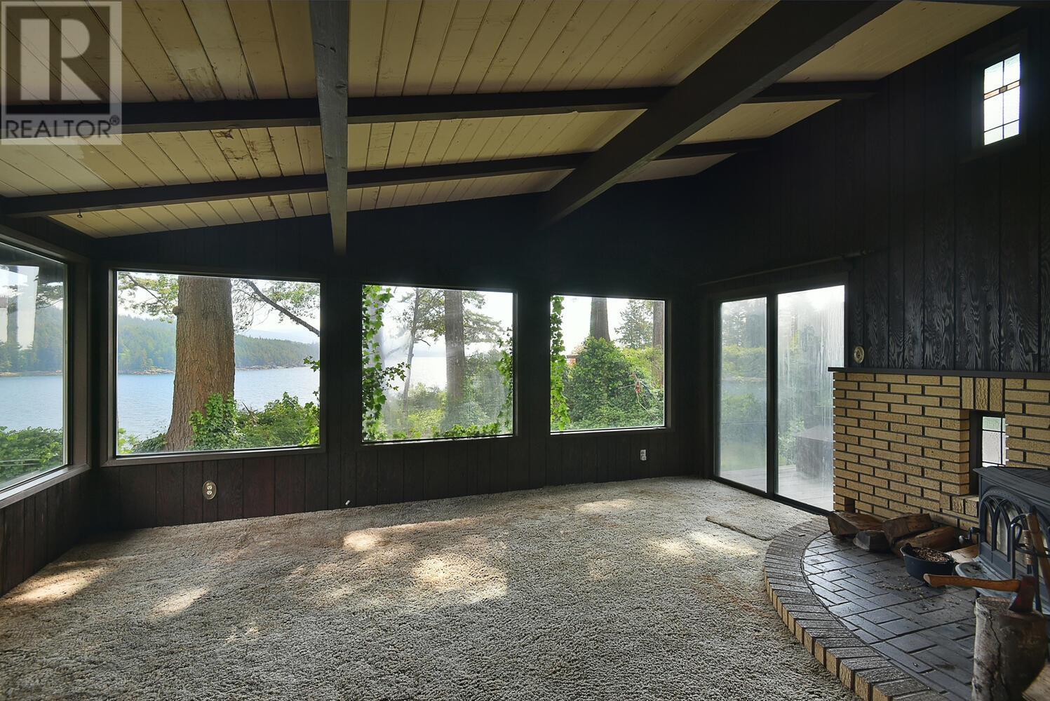 7638 EUREKA AVENUE, Halfmoon Bay