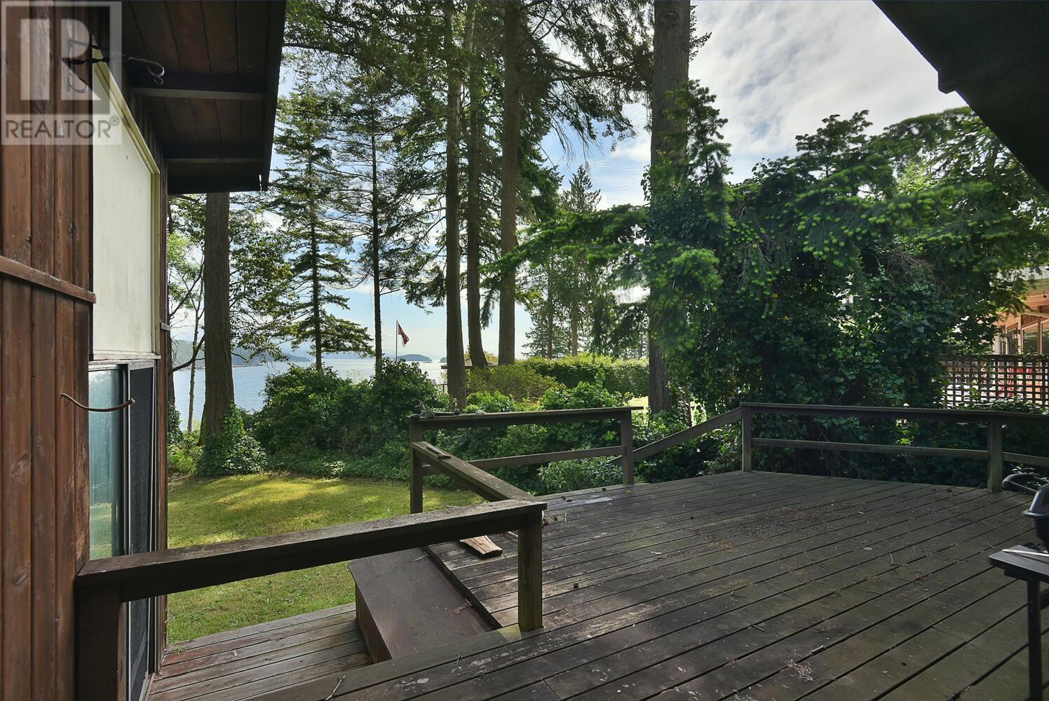 7638 EUREKA AVENUE, Halfmoon Bay