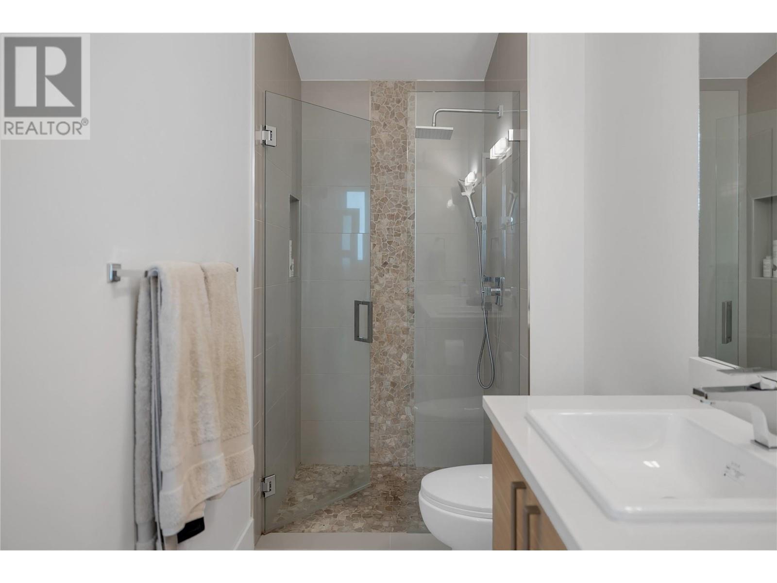  766 Cadder Avenue, Kelowna