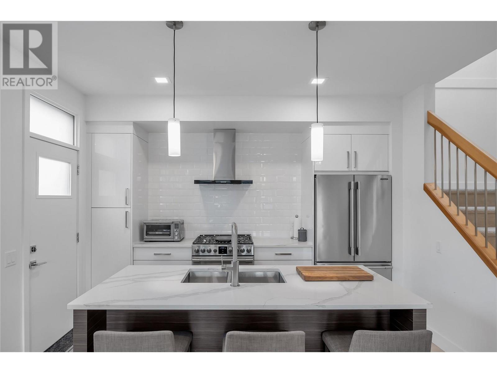  766 Cadder Avenue, Kelowna