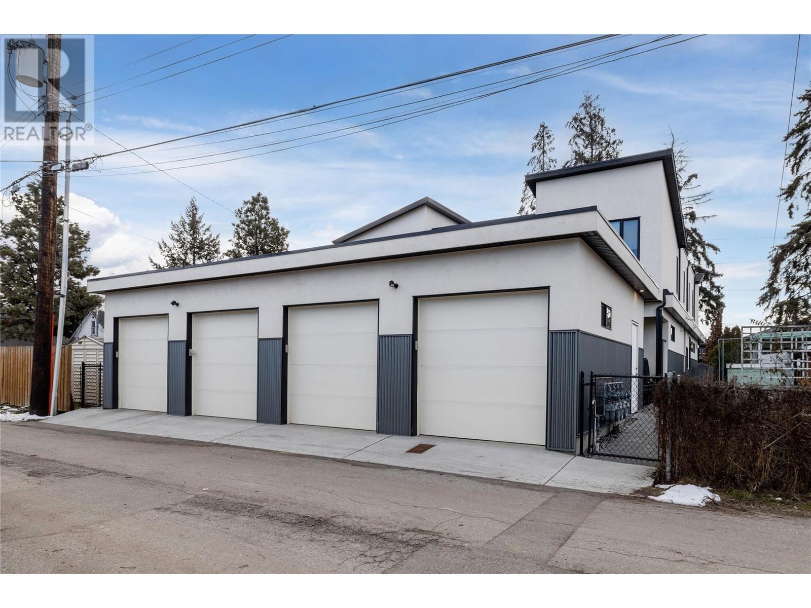  766 Cadder Avenue, Kelowna
