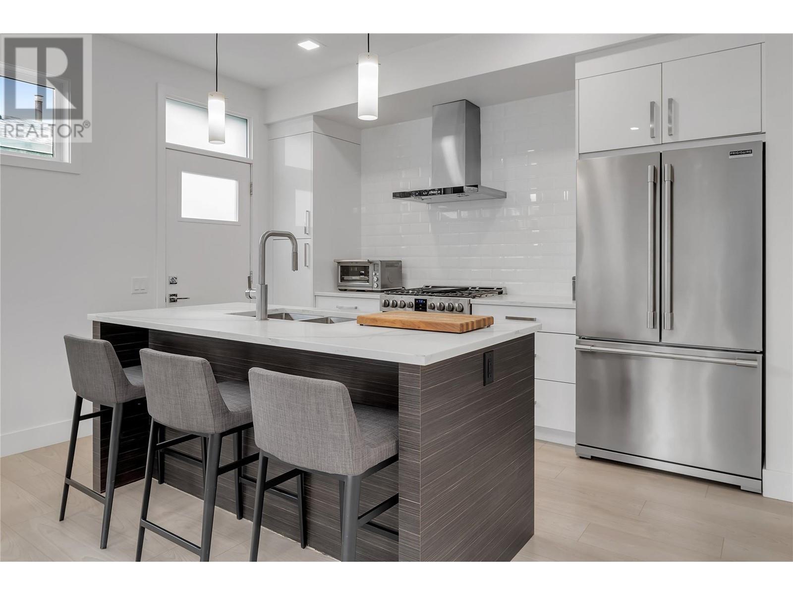  766 Cadder Avenue, Kelowna