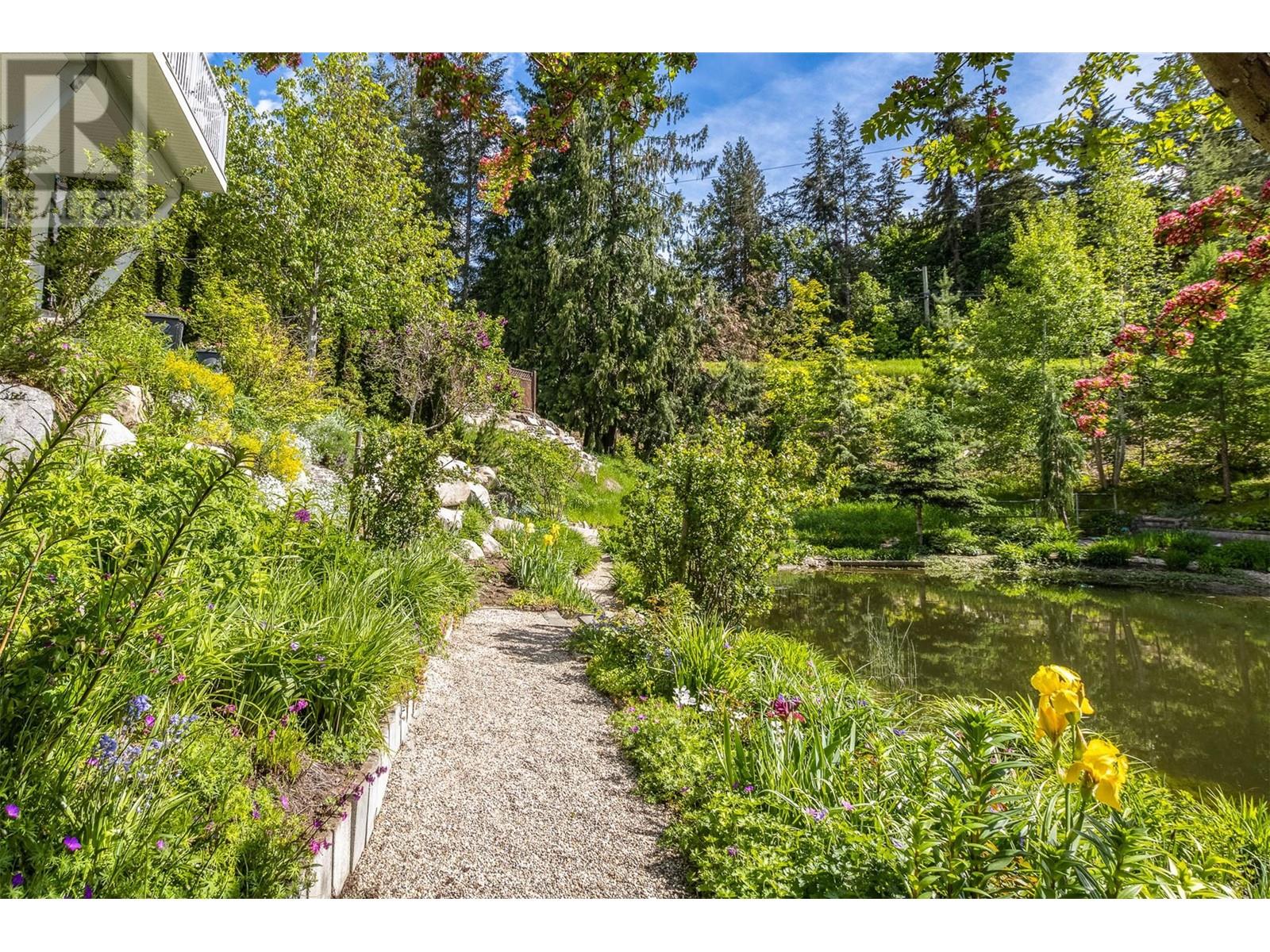  941 35 Street Southeast, Salmon Arm