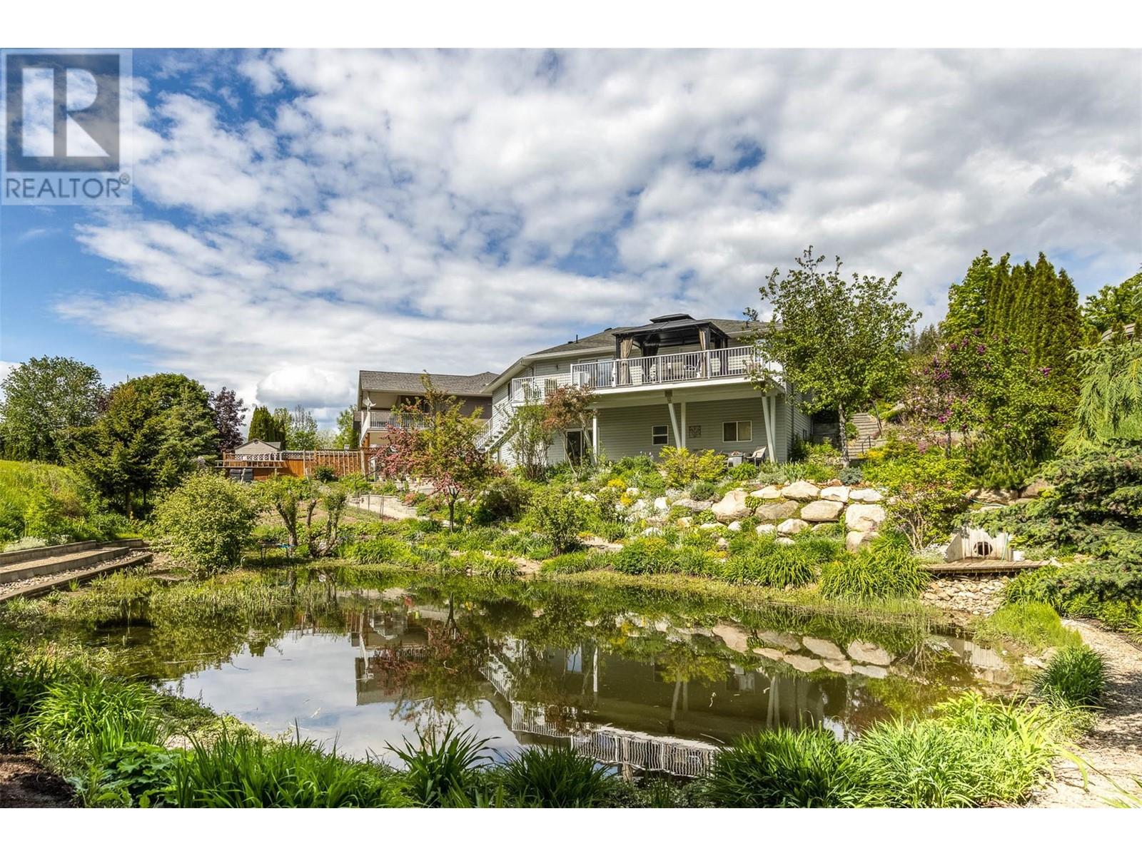  941 35 Street Southeast, Salmon Arm