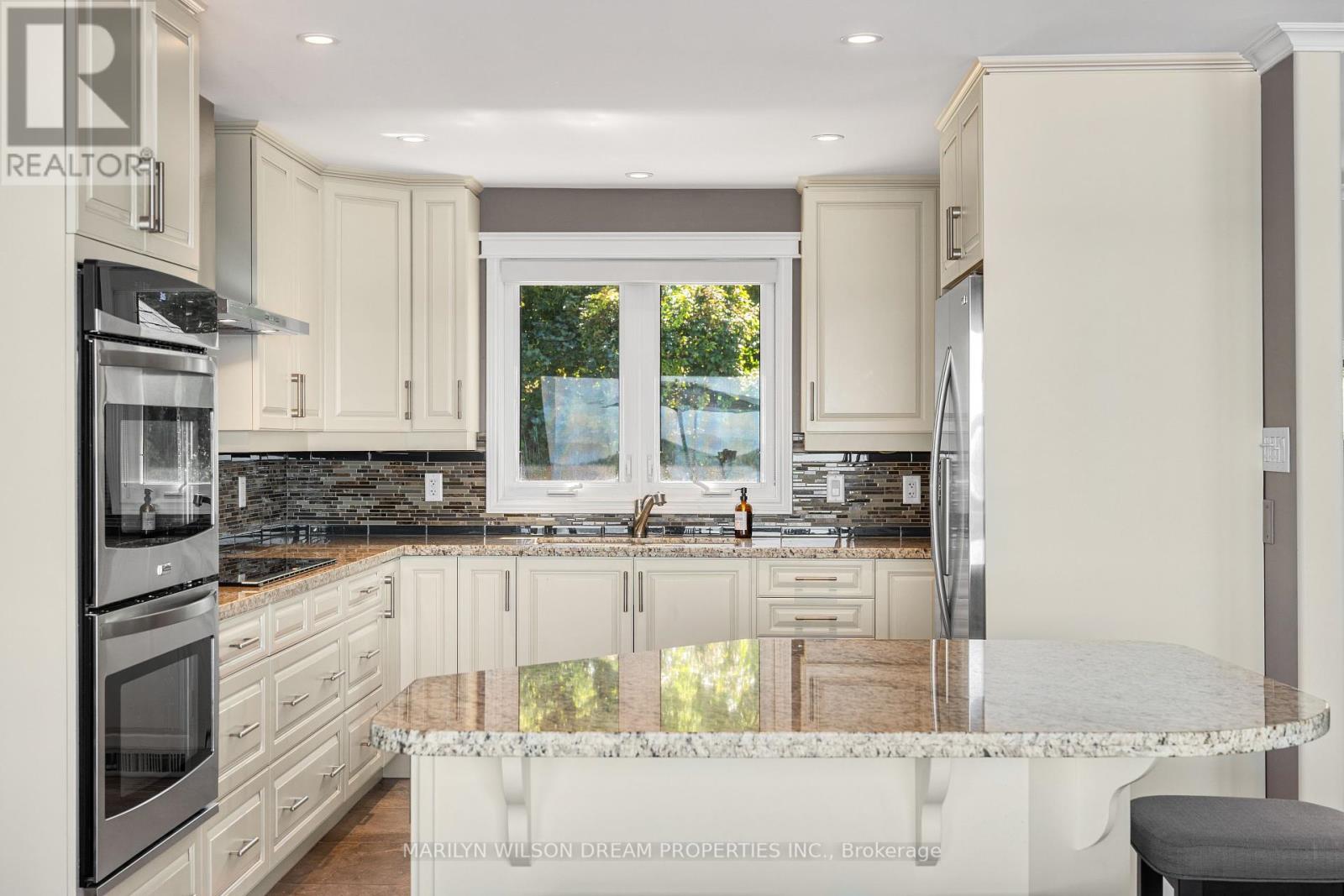 Photo 11 of 614 Lake Street, Mcnab Braeside ON