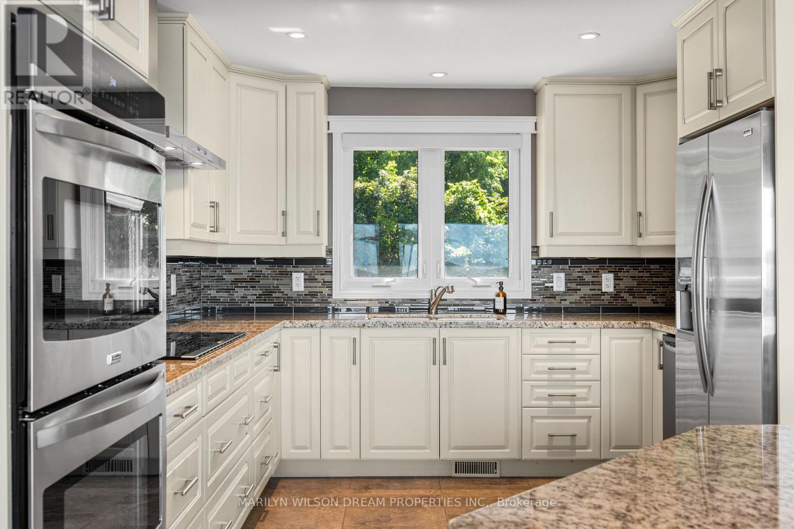 Photo 6 of 614 Lake Street, Mcnab Braeside ON