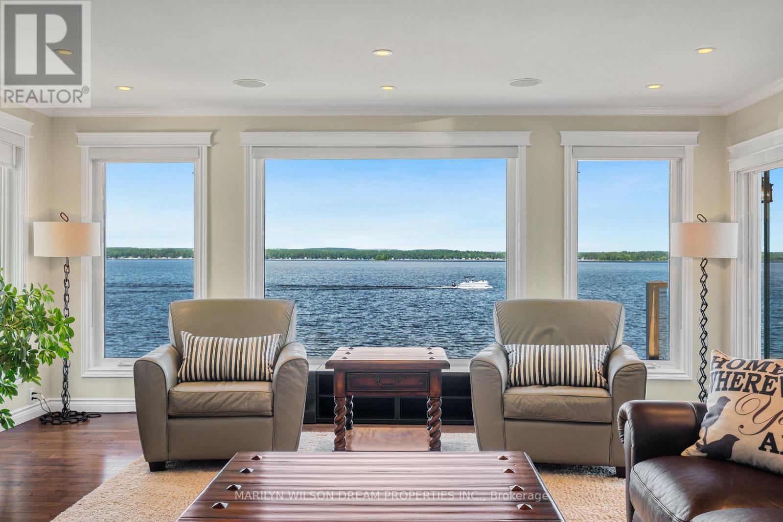 Photo 31 of 614 Lake Street, Mcnab Braeside ON