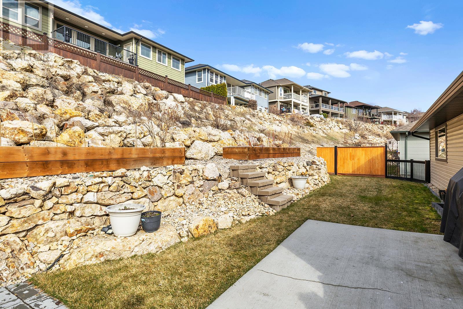  1326 Tanemura Crescent, Kelowna